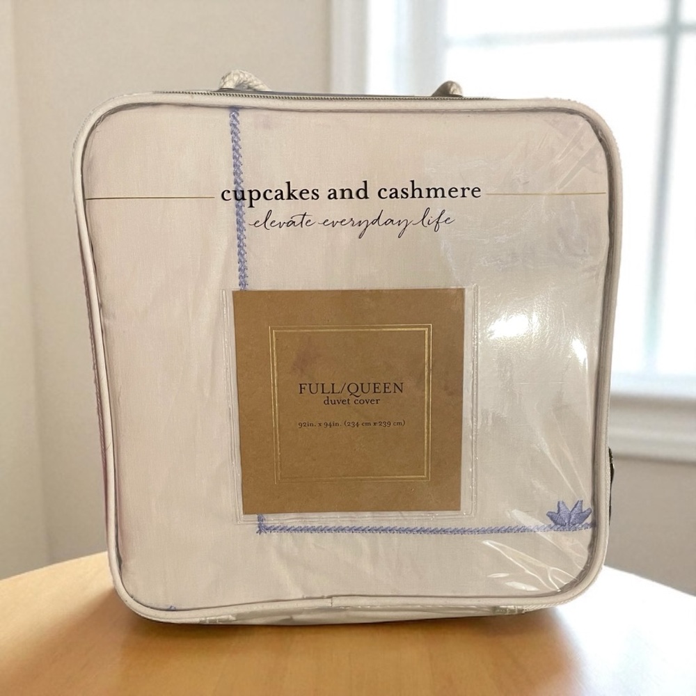 Cupcakes and Cashmere Full/Queen Blue Frame Duvet Cover